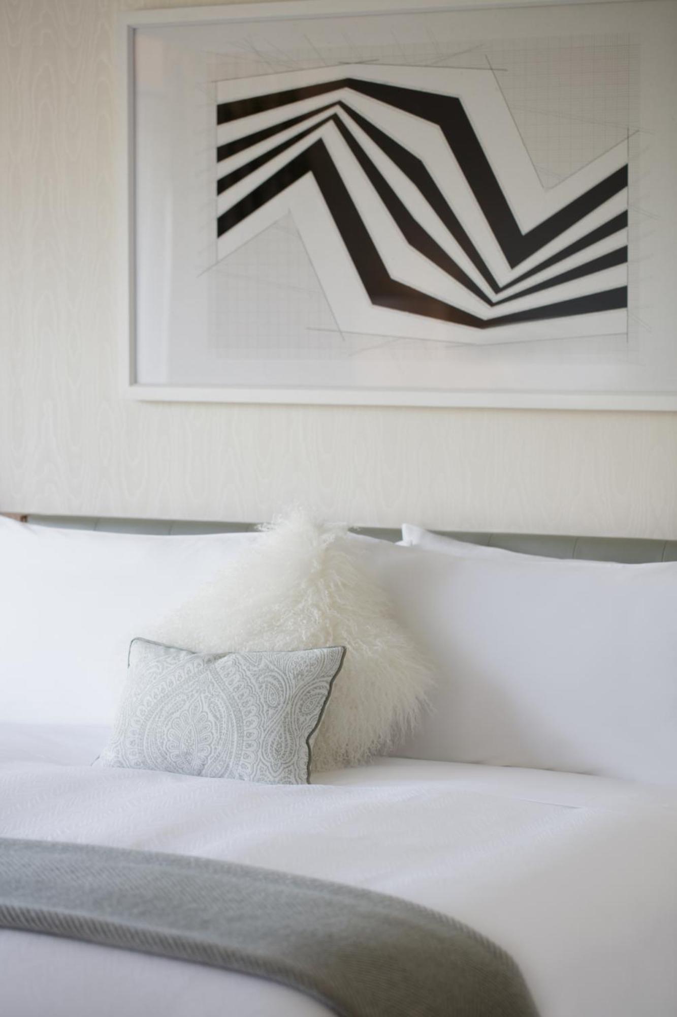 Junior Suite King Bed,1697808488:JPEG