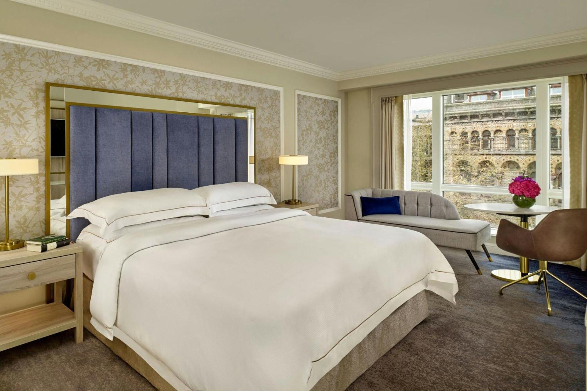 Heritage Deluxe King Room City View