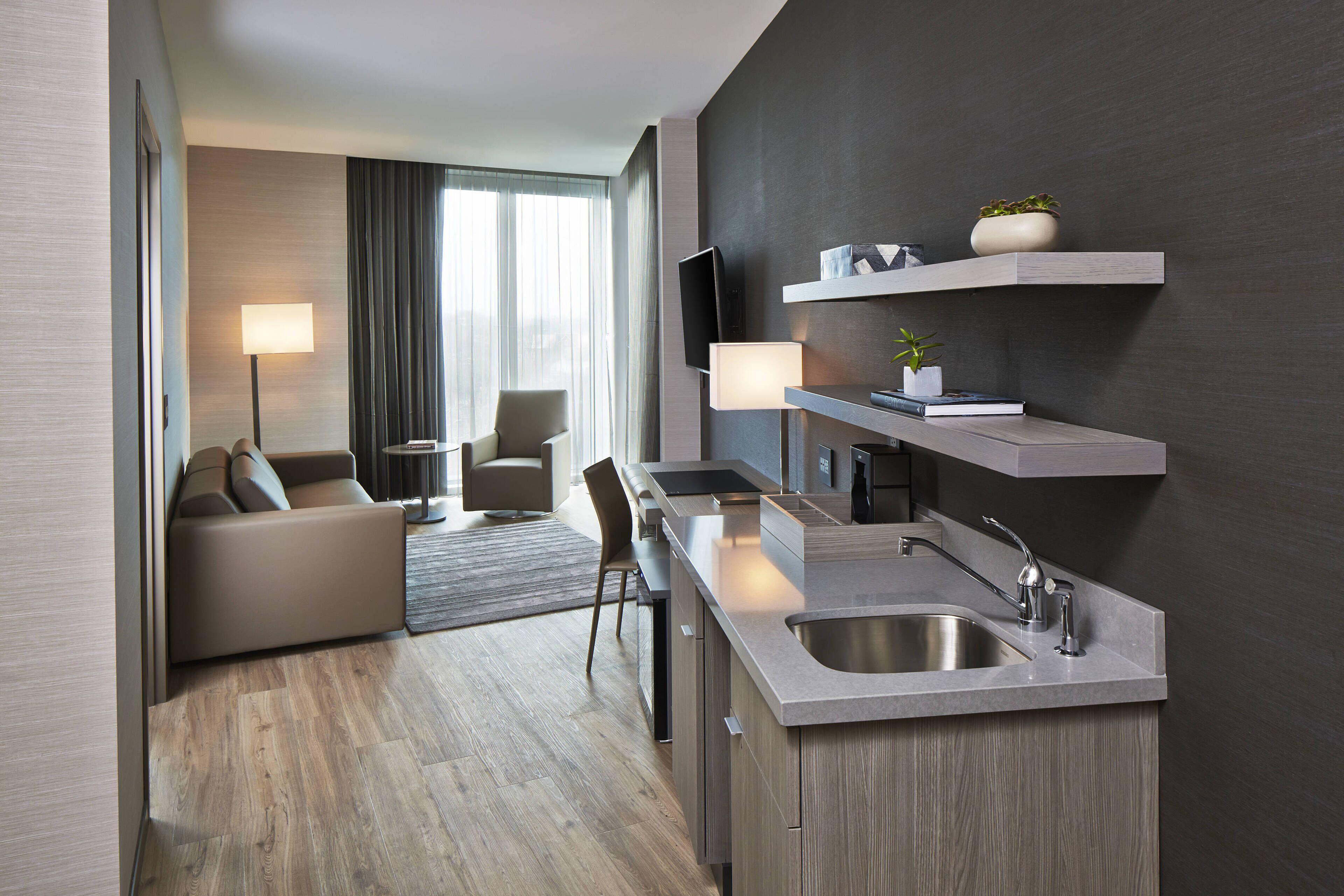King Suite River View Roll Shower Sofa Bed Mobility Access,1725367475:JPEG