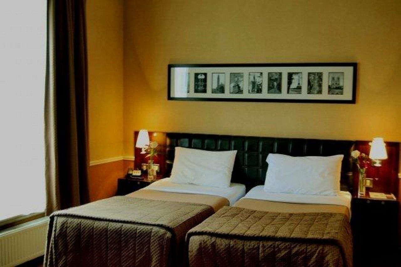 Tweepersoonskamer met 2 Aparte Bedden